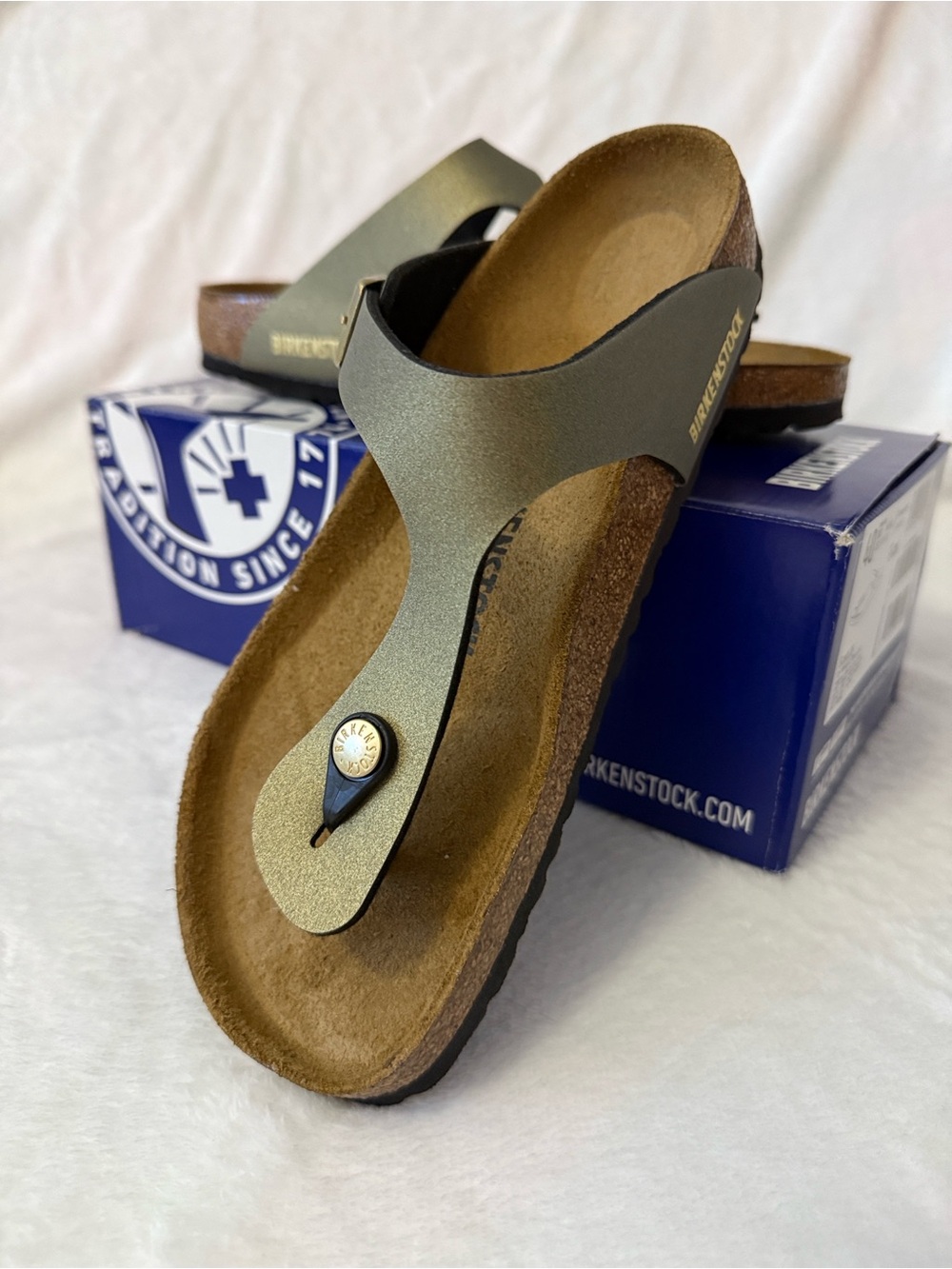 NIB Birkenstock Gizeh Icy Metallic Stone Gold Sandal Size 40 Normal Width